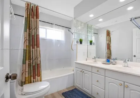 5320 NE 16th Terrace Fort Lauderdale FL 33334
