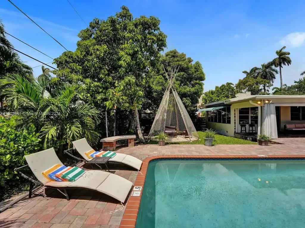 1342 Tyler Street Hollywood FL 33019