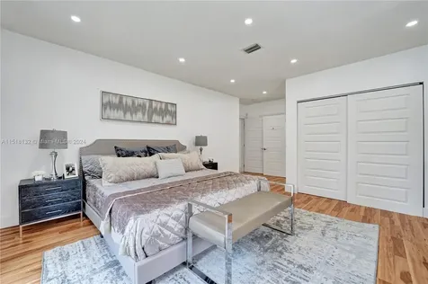 549 NE 12th Avenue Fort Lauderdale FL 33301