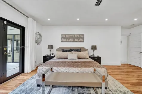 549 NE 12th Avenue Fort Lauderdale FL 33301