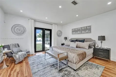 549 NE 12th Avenue Fort Lauderdale FL 33301