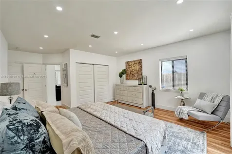 549 NE 12th Avenue Fort Lauderdale FL 33301