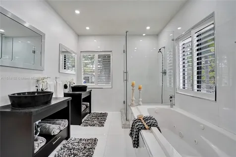 549 NE 12th Avenue Fort Lauderdale FL 33301