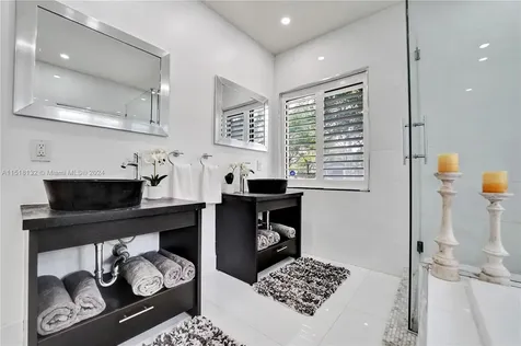 549 NE 12th Avenue Fort Lauderdale FL 33301