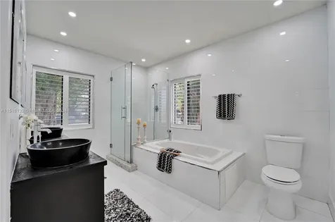 549 NE 12th Avenue Fort Lauderdale FL 33301