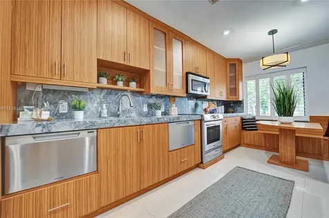 549 NE 12th Avenue Fort Lauderdale FL 33301