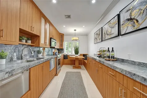 549 NE 12th Avenue Fort Lauderdale FL 33301