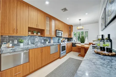 549 NE 12th Avenue Fort Lauderdale FL 33301