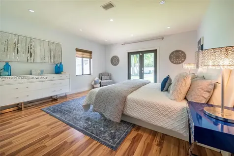 549 NE 12th Avenue Fort Lauderdale FL 33301