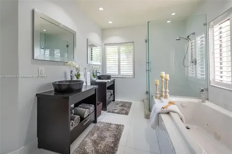 549 NE 12th Avenue Fort Lauderdale FL 33301