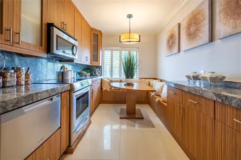 549 NE 12th Avenue Fort Lauderdale FL 33301