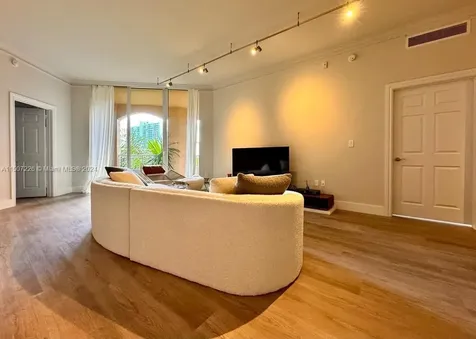 3001 NE 185th Street Aventura FL 33180