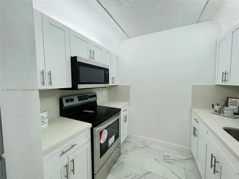 8260 SW 210th Street Cutler Bay FL 33189