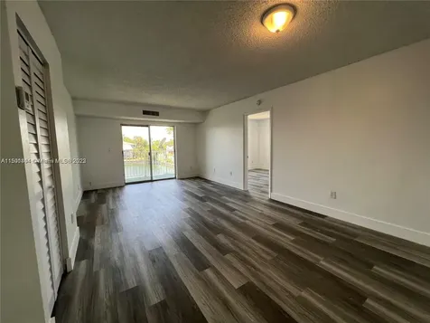 8260 SW 210th Street Cutler Bay FL 33189