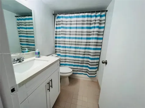 8260 SW 210th Street Cutler Bay FL 33189