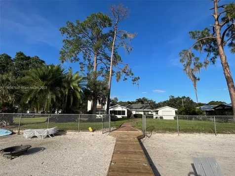 1608 Lake Clay Drive Lake Placid FL 33852