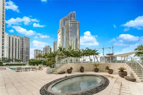 900 Biscayne Boulevard Miami FL 33132