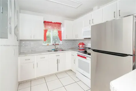 1735 NW 5th Street Miami FL 33125
