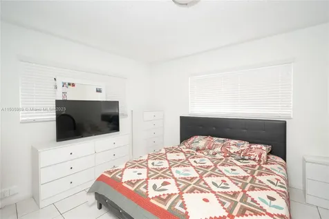 1735 NW 5th Street Miami FL 33125