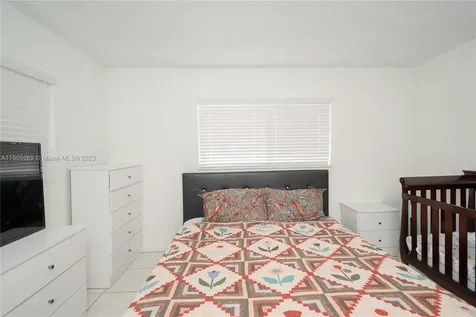 1735 NW 5th Street Miami FL 33125