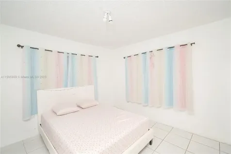 1735 NW 5th Street Miami FL 33125