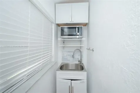 1735 NW 5th Street Miami FL 33125