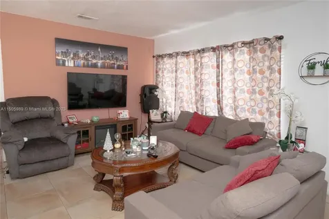 1735 NW 5th Street Miami FL 33125