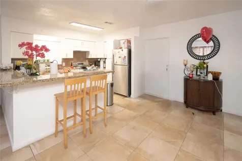 1735 NW 5th Street Miami FL 33125