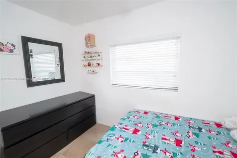1735 NW 5th Street Miami FL 33125