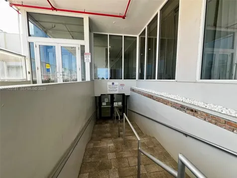 19201 Collins Avenue Sunny Isles Beach FL 33160
