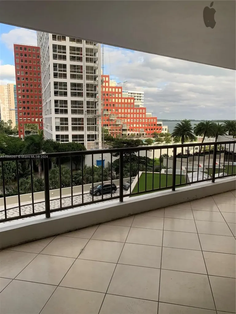 1581 Brickell Avenue Miami FL 33129