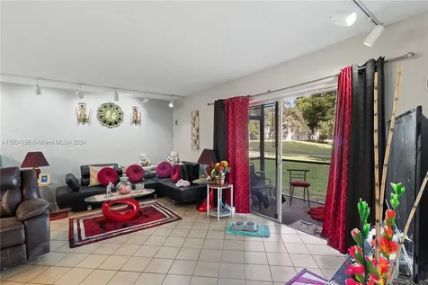 281 S Hollybrook Drive Pembroke Pines FL 33025