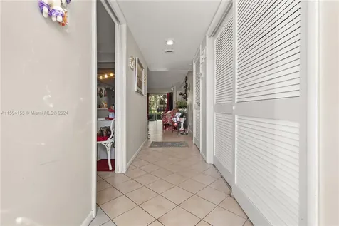 281 S Hollybrook Drive Pembroke Pines FL 33025