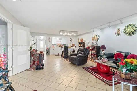 281 S Hollybrook Drive Pembroke Pines FL 33025