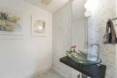 200 Biscayne Boulevard Way Miami FL 33131