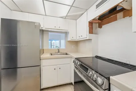 400 Kings Point Drive Sunny Isles Beach FL 33160
