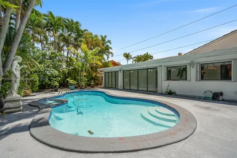 9111 SW 12th Street Miami FL 33174