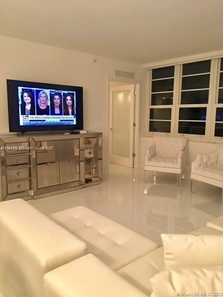 100 Lincoln Road Miami Beach FL 33139