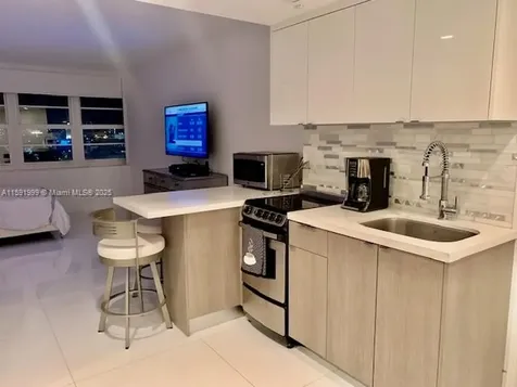 100 Lincoln Road Miami Beach FL 33139