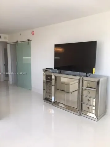 100 Lincoln Road Miami Beach FL 33139