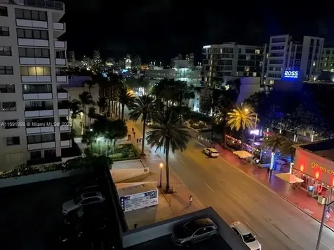 100 Lincoln Road Miami Beach FL 33139