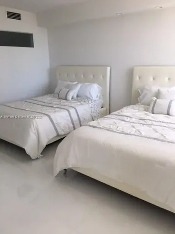 100 Lincoln Road Miami Beach FL 33139