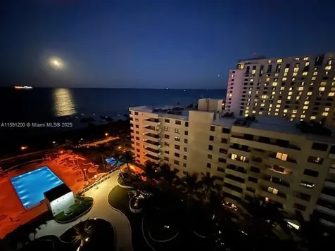 100 Lincoln Road Miami Beach FL 33139