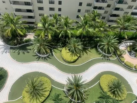 100 Lincoln Road Miami Beach FL 33139