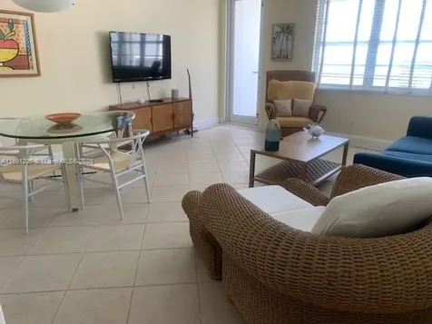 100 Lincoln Road Miami Beach FL 33139