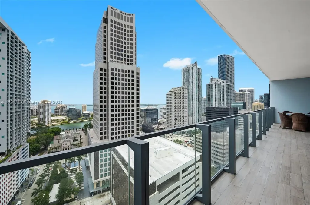68 SE 6th Street Miami FL 33131
