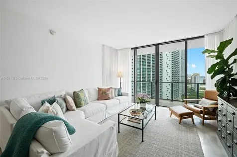 68 SE 6th Street Miami FL 33131