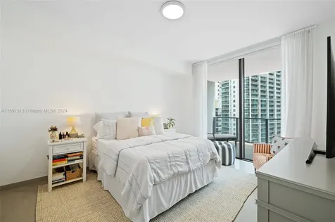 68 SE 6th Street Miami FL 33131