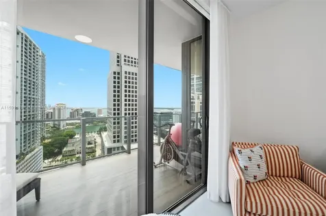 68 SE 6th Street Miami FL 33131