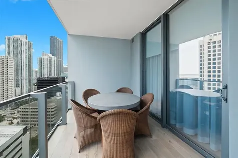 68 SE 6th Street Miami FL 33131